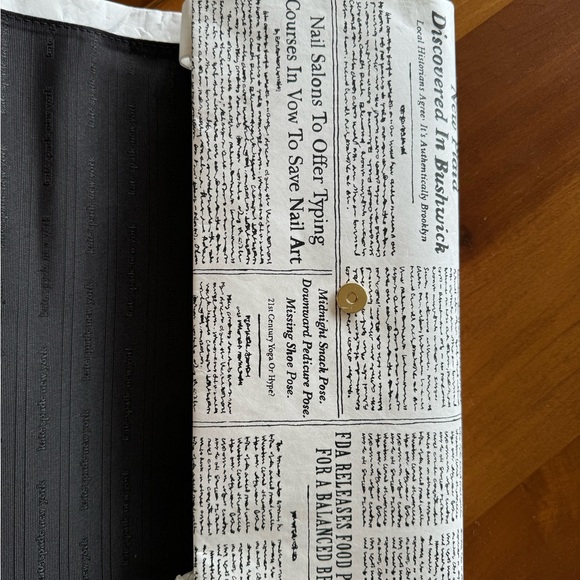 NWT & Sealed Glitzy Ritzy Newspaper Clutch Kate Spade - Picture 5 of 11